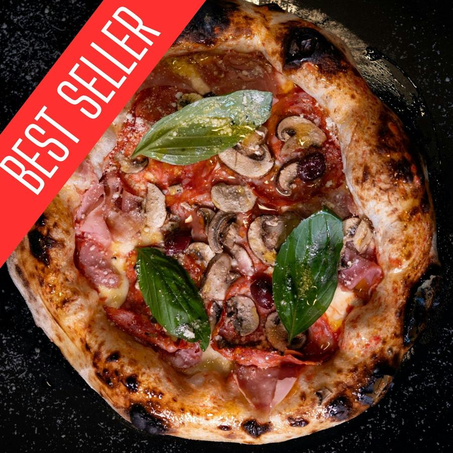 Pizza 57th cu prosciutto, ventricina, ciuperci și măsline Kalamata