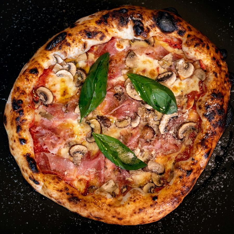 Pizza Prosciutto e Funghi